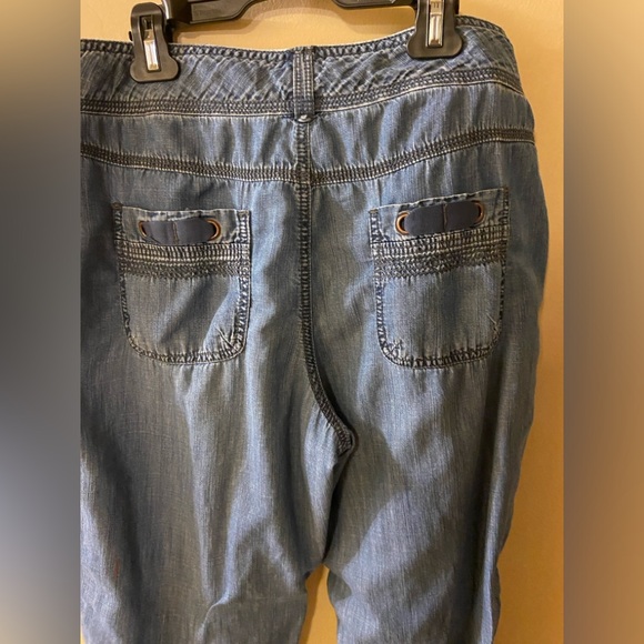 Denver Hayes lightweight jeans - size 10 - Picture 2 of 11